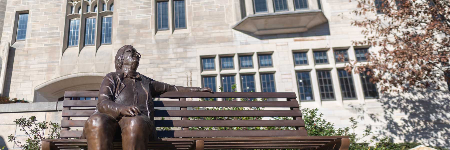 A commemorative bronze of Elinor Ostrom, on the IU Bloomington campus. 
